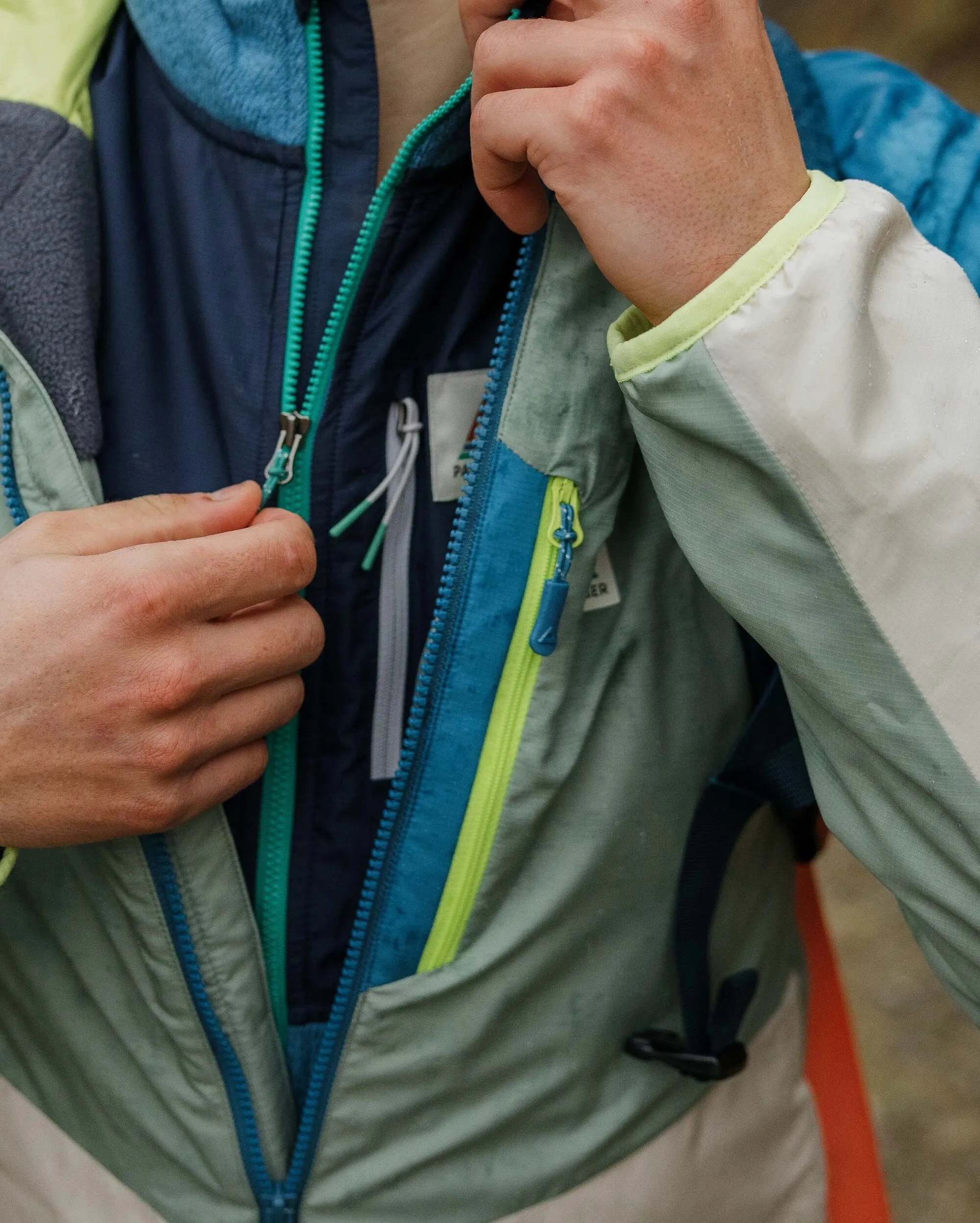 Daybreak Lightweight Recycled Thermore Insulated Jacket - Pistachio/Blue Steel