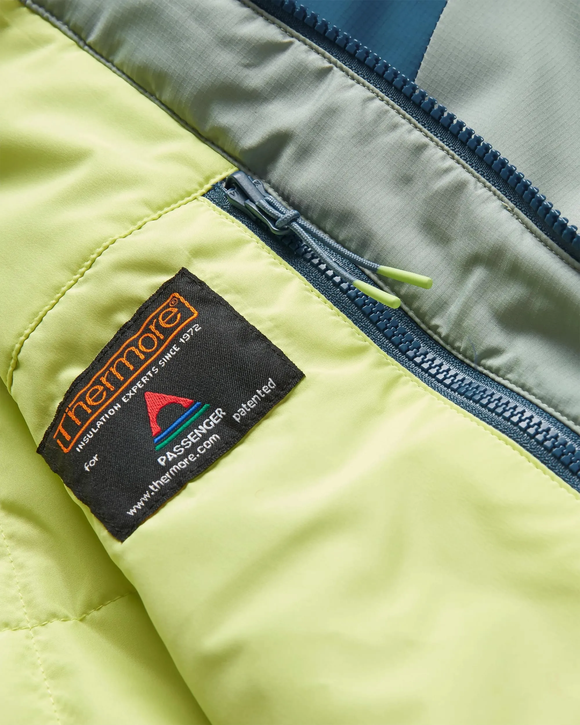 Daybreak Lightweight Recycled Thermore Insulated Jacket - Pistachio/Blue Steel