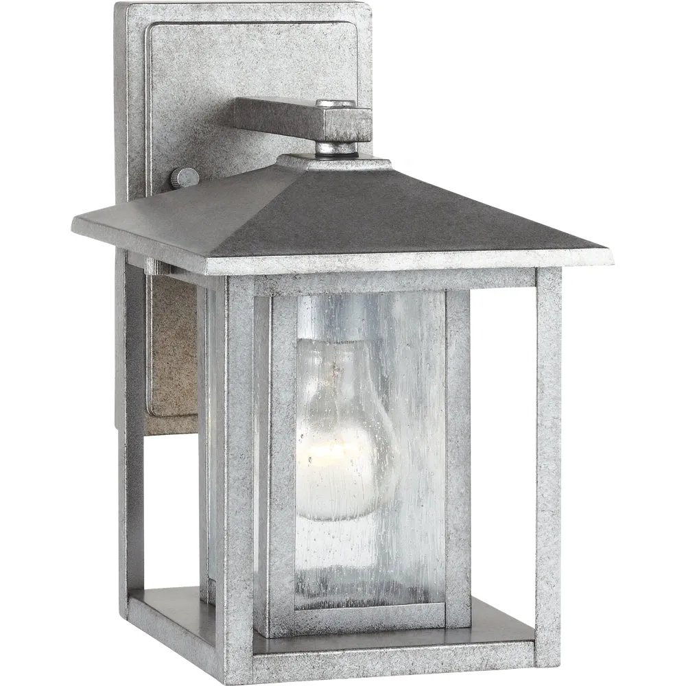 Hunnington 1-Light Outdoor Wall Lantern