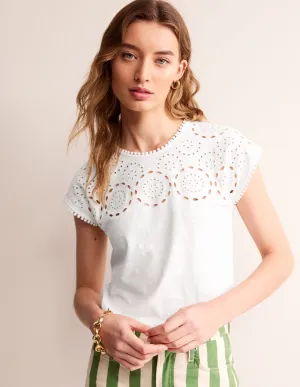 Sasha Broderie T-Shirt-White