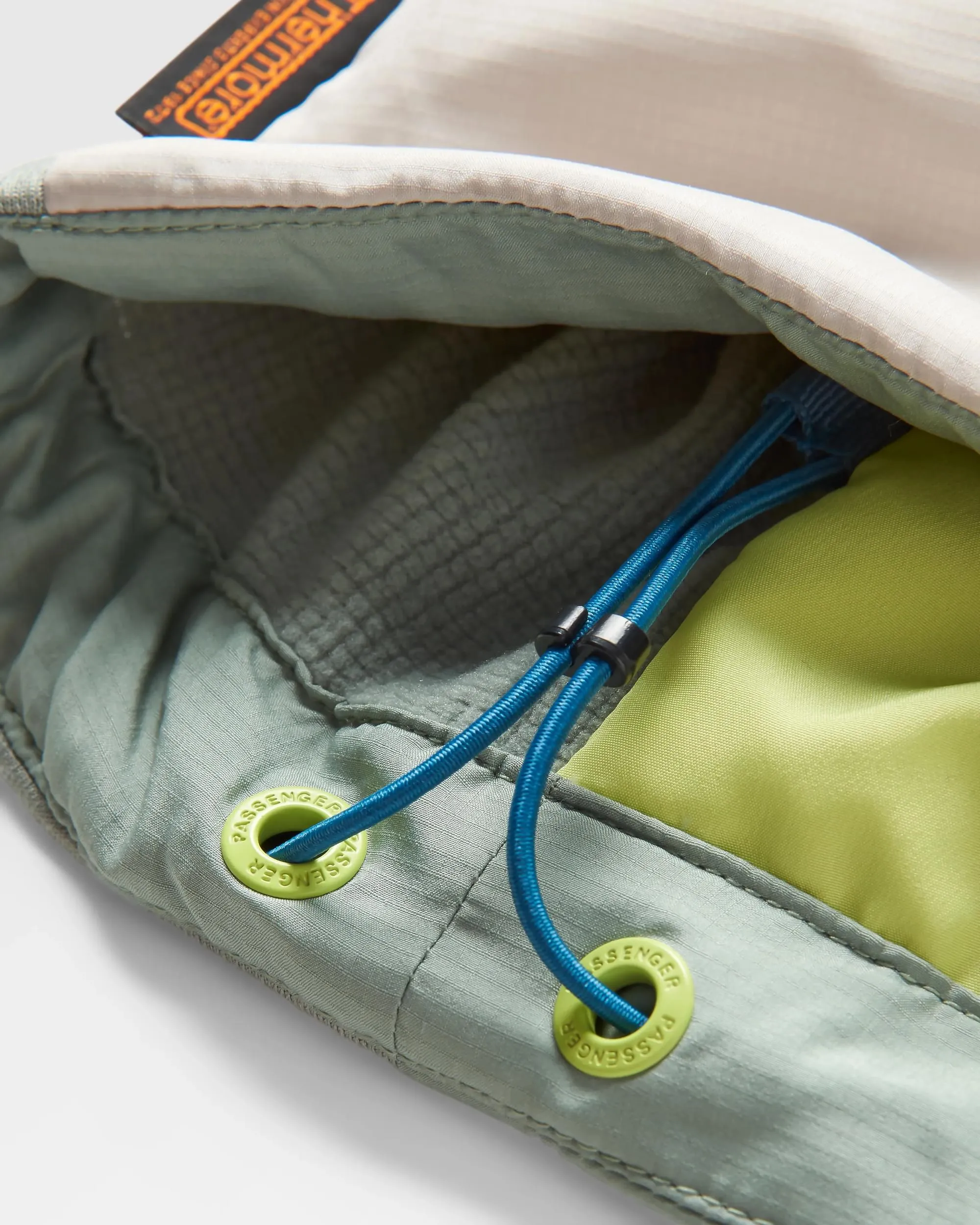 Shasta Lightweight Recycled Thermore Insulated Jacket - Pistachio/Blue Steel